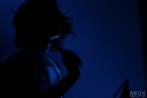 Not-So-Silent-Night-1-One-Live-105-Concert-Review-Photos-Oakland-2012