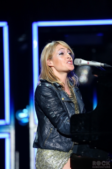 Not-So-Silent-Night-1-One-Live-105-Concert-Review-Photos-Oakland-2012-RSJ