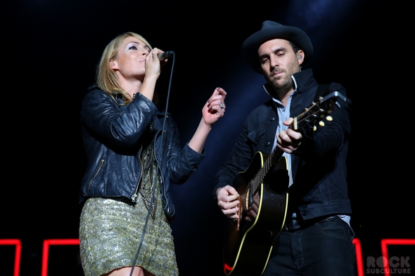 Not-So-Silent-Night-1-One-Live-105-Concert-Review-Photos-Oakland-2012-RSJ