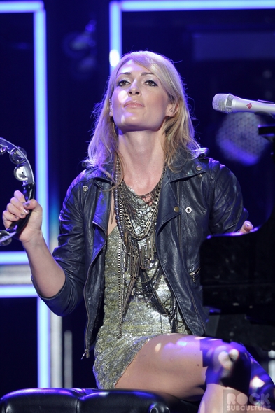 Not-So-Silent-Night-1-One-Live-105-Concert-Review-Photos-Oakland-2012-RSJ