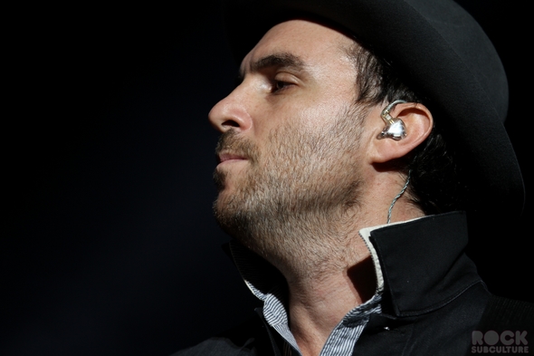 Not-So-Silent-Night-1-One-Live-105-Concert-Review-Photos-Oakland-2012-RSJ
