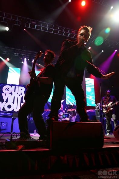 Not-So-Silent-Night-1-One-Live-105-Concert-Review-Photos-Oakland-2012-RSJ