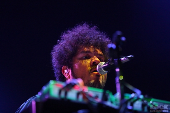 Not-So-Silent-Night-1-One-Live-105-Concert-Review-Photos-Oakland-2012-RSJ