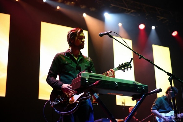Not-So-Silent-Night-1-One-Live-105-Concert-Review-Photos-Oakland-2012-RSJ
