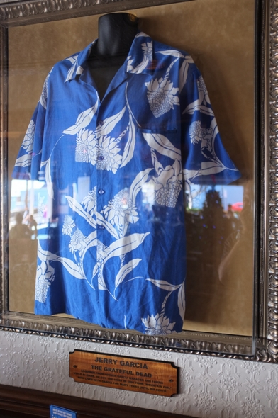 Hard-Rock-Cafe-Maui-Rock-Subculture-Journal-Photos-Memorabilia-01-RSJ