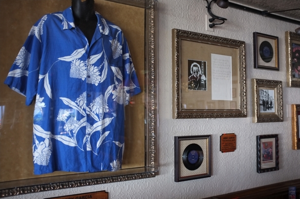 Hard-Rock-Cafe-Maui-Rock-Subculture-Journal-Photos-Memorabilia-01-RSJ