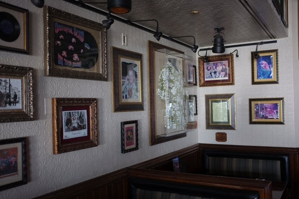 Hard-Rock-Cafe-Maui-Rock-Subculture-Journal-Photos-Memorabilia-01-RSJ
