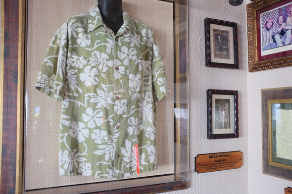 Hard-Rock-Cafe-Maui-Rock-Subculture-Journal-Photos-Memorabilia-01-RSJ