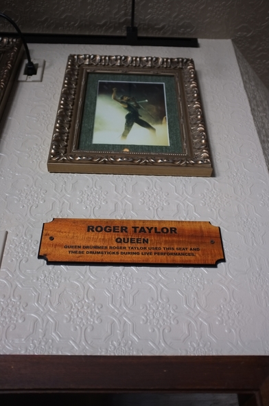 Hard-Rock-Cafe-Maui-Rock-Subculture-Journal-Photos-Memorabilia-01-RSJ