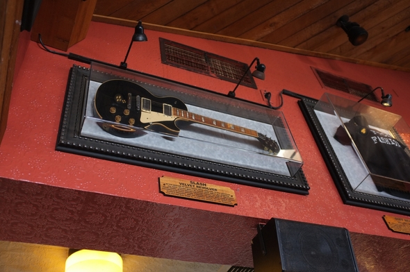 Hard-Rock-Cafe-Maui-Rock-Subculture-Journal-Photos-Memorabilia-01-RSJ