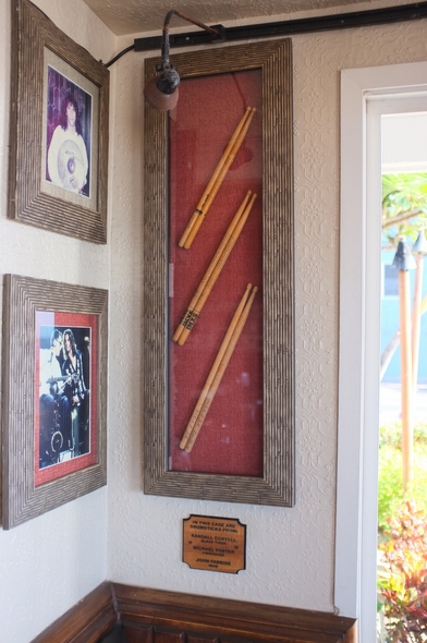 Hard-Rock-Cafe-Maui-Rock-Subculture-Journal-Photos-Memorabilia-01-RSJ