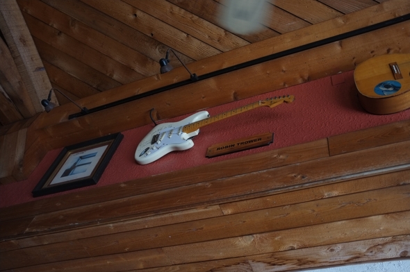 Hard-Rock-Cafe-Maui-Rock-Subculture-Journal-Photos-Memorabilia-01-RSJ
