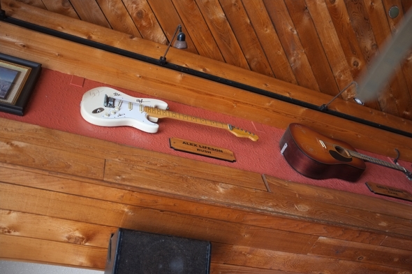 Hard-Rock-Cafe-Maui-Rock-Subculture-Journal-Photos-Memorabilia-01-RSJ