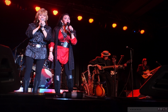 Crystal-Gayle-Live-Concert-Review-2013-Thunder-Valley-Lincoln-California-Tour-01-RSJ