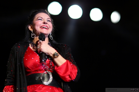 Crystal-Gayle-Live-Concert-Review-2013-Thunder-Valley-Lincoln-California-Tour-01-RSJ