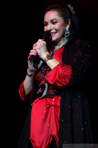 Crystal-Gayle-Live-Concert-Review-2013-Thunder-Valley-Lincoln-California-Tour-01-RSJ