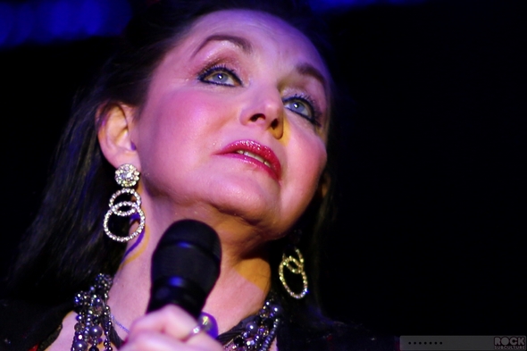 Crystal-Gayle-Live-Concert-Review-2013-Thunder-Valley-Lincoln-California-Tour-01-RSJ