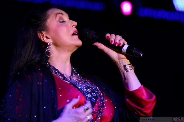 Crystal-Gayle-Live-Concert-Review-2013-Thunder-Valley-Lincoln-California-Tour-01-RSJ