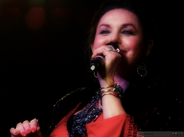 Crystal-Gayle-Live-Concert-Review-2013-Thunder-Valley-Lincoln-California-Tour-01-RSJ