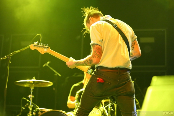 Metric-Live-Concert-Review-April-18-2013-Fox-Theater-Oakland-California-Photos-001-RSJ