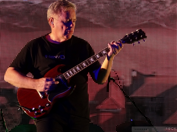 New-Order-Johnny-Marr-Las-Vegas-Cosmopolitan-Boulevard-Pool-2013-Concert-Review-Photos-01-RSJ