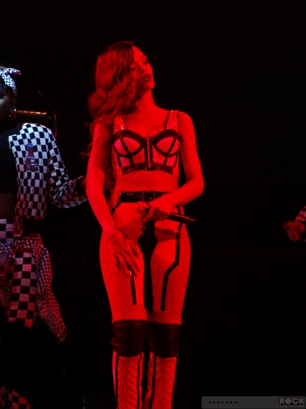 Rihanna-Concert-Review-2013-High-Resolution-Photography-Unapologetic-San-Jose-HP-Pavilion-Diamonds-World-Tour-001-RSJ