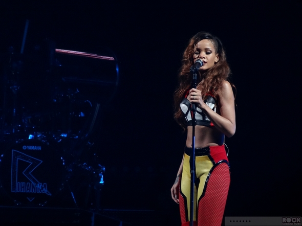 Rihanna-Concert-Review-2013-High-Resolution-Photography-Unapologetic-San-Jose-HP-Pavilion-Diamonds-World-Tour-001-RSJ