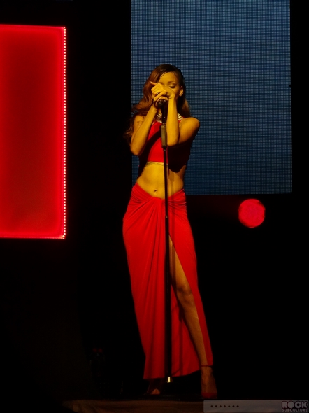 Rihanna-Concert-Review-2013-High-Resolution-Photography-Unapologetic-San-Jose-HP-Pavilion-Diamonds-World-Tour-001-RSJ