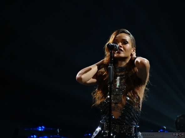 Rihanna-Concert-Review-2013-High-Resolution-Photography-Unapologetic-San-Jose-HP-Pavilion-Diamonds-World-Tour-101-RSJ