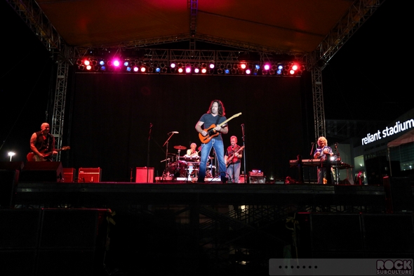 Creedence-Clearwater-Revisited-CCR-Concert-Review-Live-October-3-2013-Texas-Grand-Prix-of-Houston-Reliant-Park-Event-Photos-01-RSJ