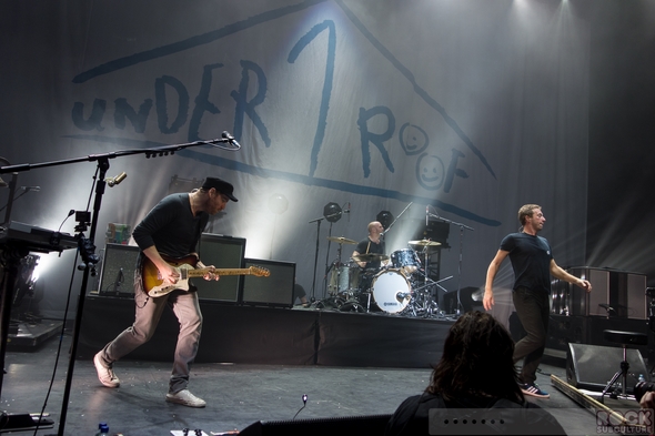 Coldplay-Kids-Company-Under-1-Roof-Concert-Review-Event-December-19-2013-Photos-Videos-101-RSJ
