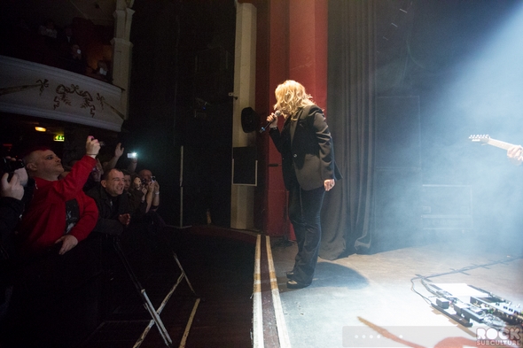 Kim-Wildes-Christmas-Party-Concert-Review-2013-London-O2-Shepherds-Bush-Empire-Photos-Setlist-December-22-001-RSJ