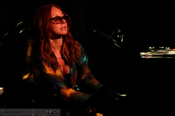 Tori-Amos-Concert-Review-Unrepentant-Geraldines-Tour-2014-San-Diego-Humphreys-Concerts-By-The-Bay-Outdoor-Amphiteatre-01-RSJ