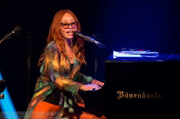 Tori-Amos-Concert-Review-Unrepentant-Geraldines-Tour-2014-San-Diego-Humphreys-Concerts-By-The-Bay-Outdoor-Amphiteatre-01-RSJ