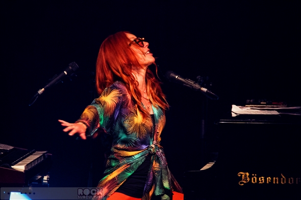 Tori-Amos-Concert-Review-Unrepentant-Geraldines-Tour-2014-San-Diego-Humphreys-Concerts-By-The-Bay-Outdoor-Amphiteatre-01-RSJ