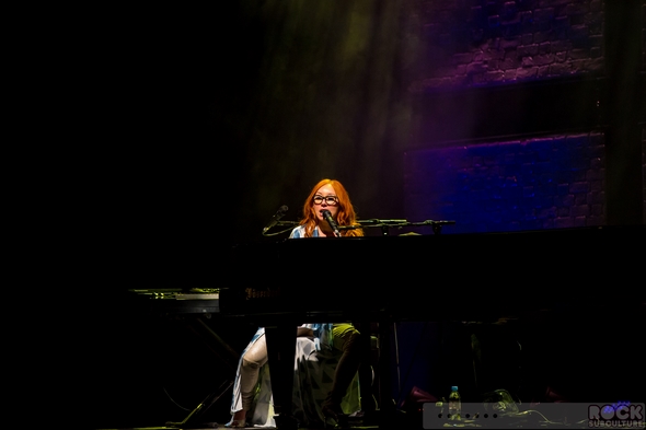 Tori-Amos-Unrepentant-Geraldines-Tour-2014-Concert-Review-Paramount-Theatre-Oakland-Photos-Setlist-01-RSJ