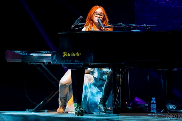 Tori-Amos-Unrepentant-Geraldines-Tour-2014-Concert-Review-Paramount-Theatre-Oakland-Photos-Setlist-01-RSJ