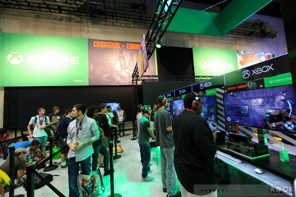 SDCC-San-Diego-Comic-Con-2014-Photos-Photography-Exhibit-Hall-Gaslamp-Costumes-001-RSJ