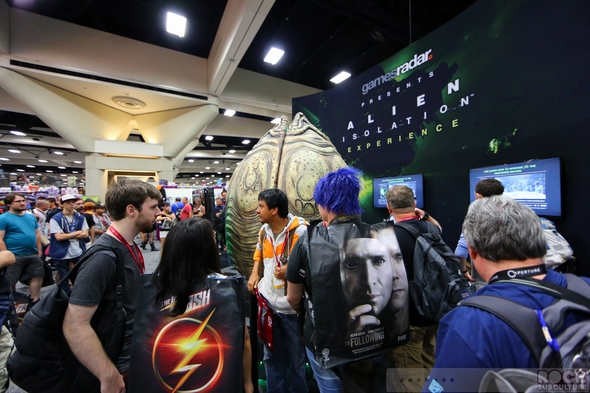 SDCC-San-Diego-Comic-Con-2014-Photos-Photography-Exhibit-Hall-Gaslamp-Costumes-001-RSJ