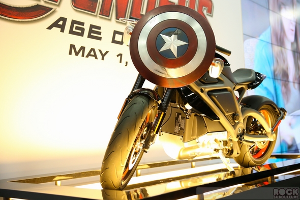 SDCC-San-Diego-Comic-Con-2014-Photos-Photography-Exhibit-Hall-Gaslamp-Costumes-001-RSJ