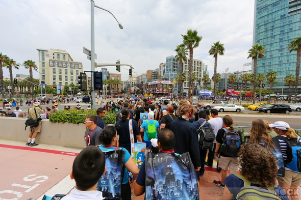 SDCC-San-Diego-Comic-Con-2014-Photos-Photography-Exhibit-Hall-Gaslamp-Costumes-001-RSJ