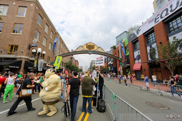 SDCC-San-Diego-Comic-Con-2014-Photos-Photography-Exhibit-Hall-Gaslamp-Costumes-001-RSJ