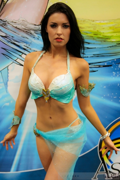 San-Diego-Comic-Con-2014-SDCC-Photos-Photography-Costumes-Cosplay-Exhibit-Hall-Masquerade-Images-High-Resolution-001-RSJ