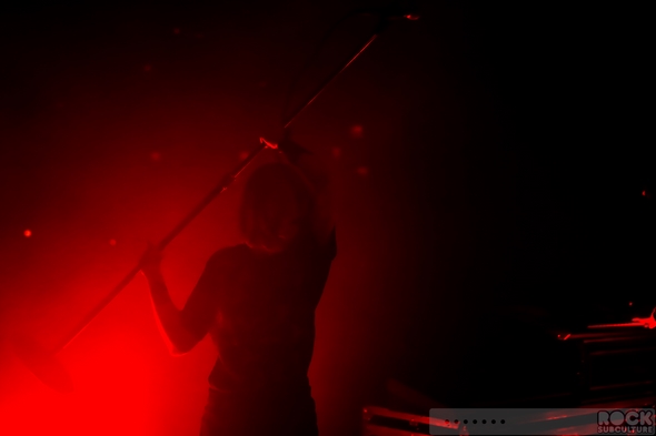 Crystal-Castles-Break-Up-Split-Quit-Concert-Photos-Live-Photography-Seattle-SoDo-Pictures-Alice-Glass-Leaves-2012-2013-2014-01-RSJ