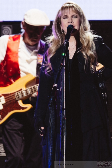 Fleetwood-Mac-Concert-Review-2014-On-With-The-Tour-Live-Photos-Sacramento-Sleep-Train-Arena-01-RSJ