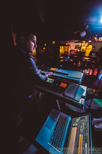 When-In-Rome-2014-Concert-Review-Photos-Clive-Farrington-New-Wave-Restaurant-8tease-102-RSJ