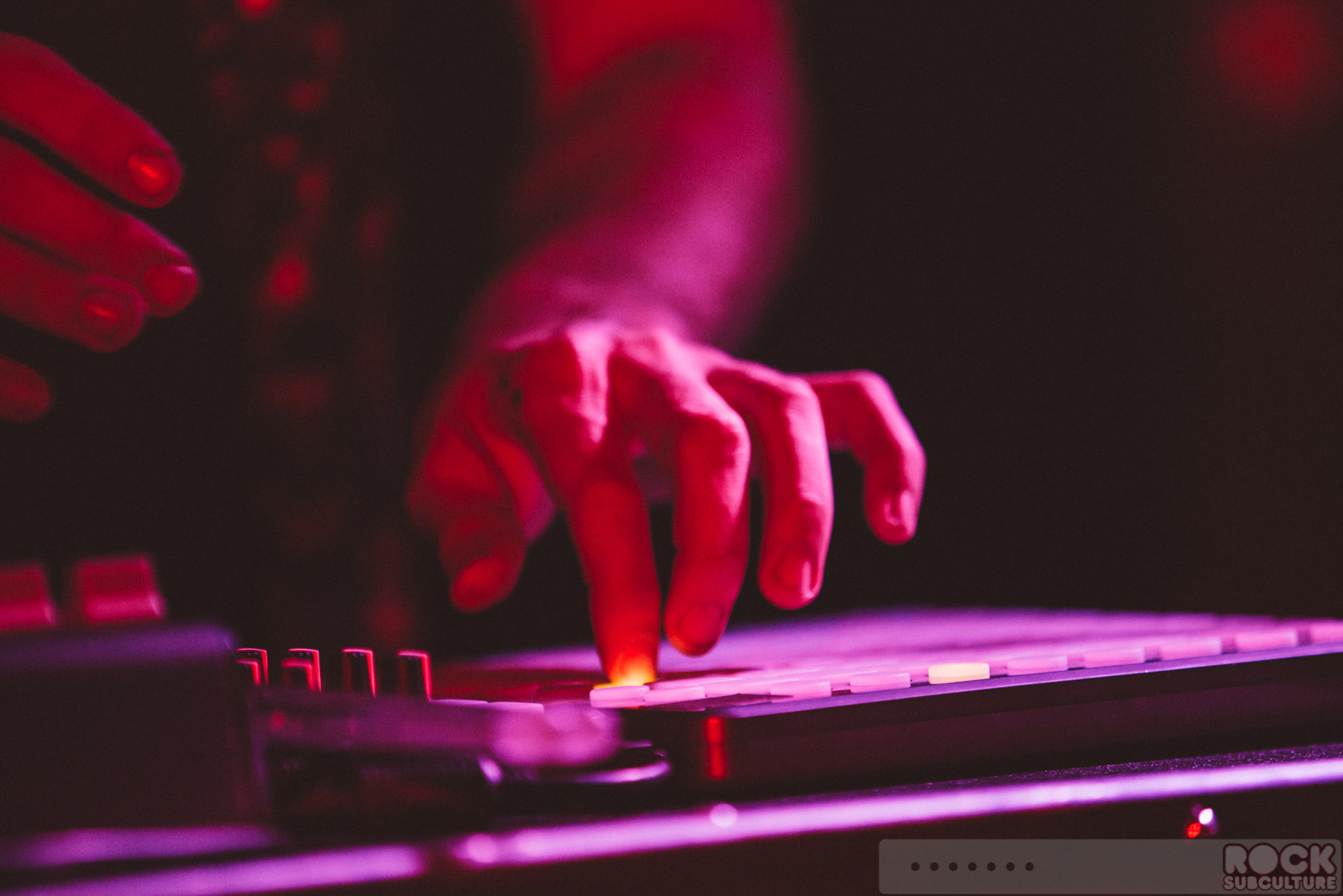 The-Ting-Tings-2015-Tour-Photos-Concert-Review-Live-Photography-Super-Critical-Sacramento-Harlows-Kaneholler-011