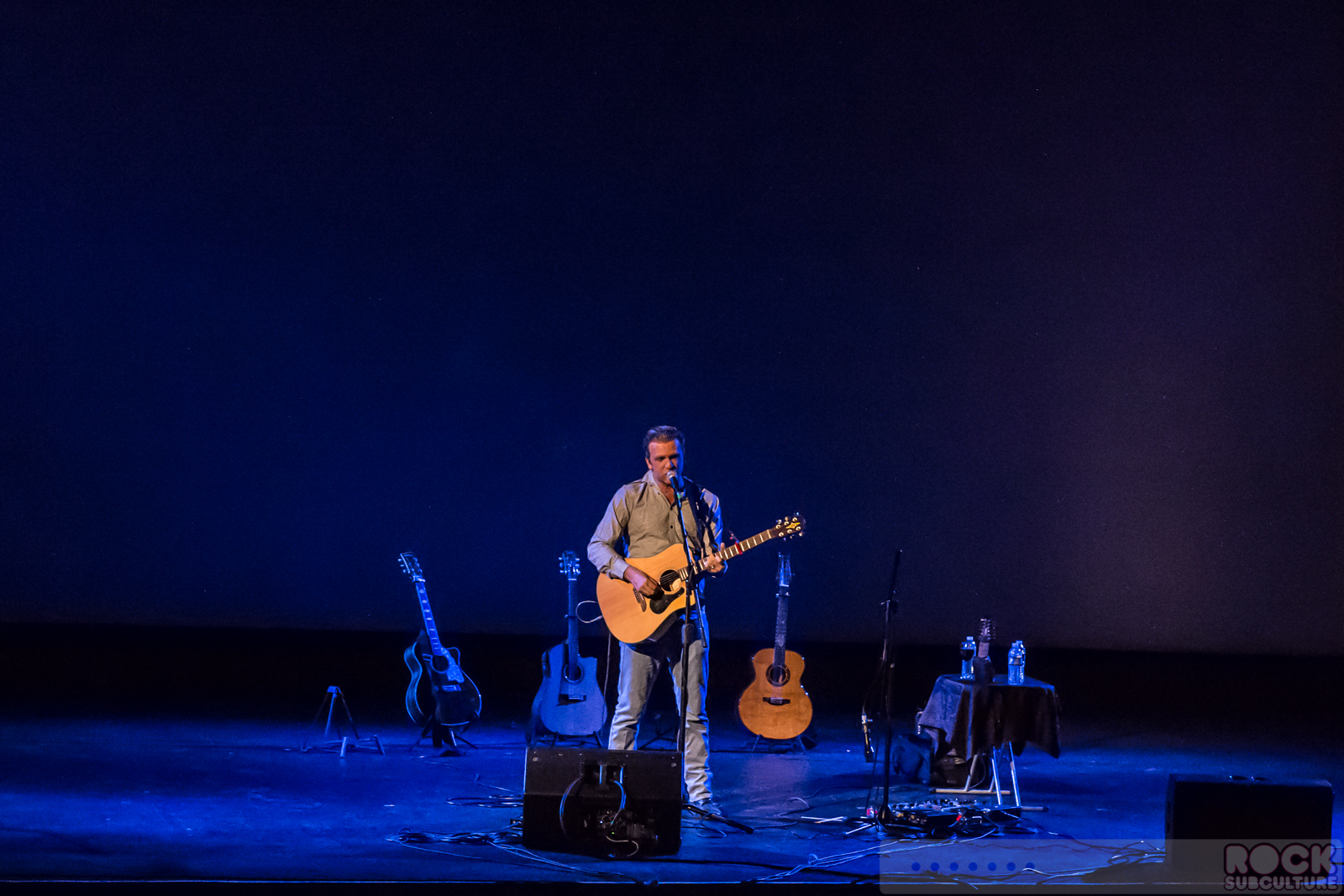 Colin-Hay-2015-Tour-Concert-Review-Live-Photos-Setlist-Crest-Theatre-Sacramento-12