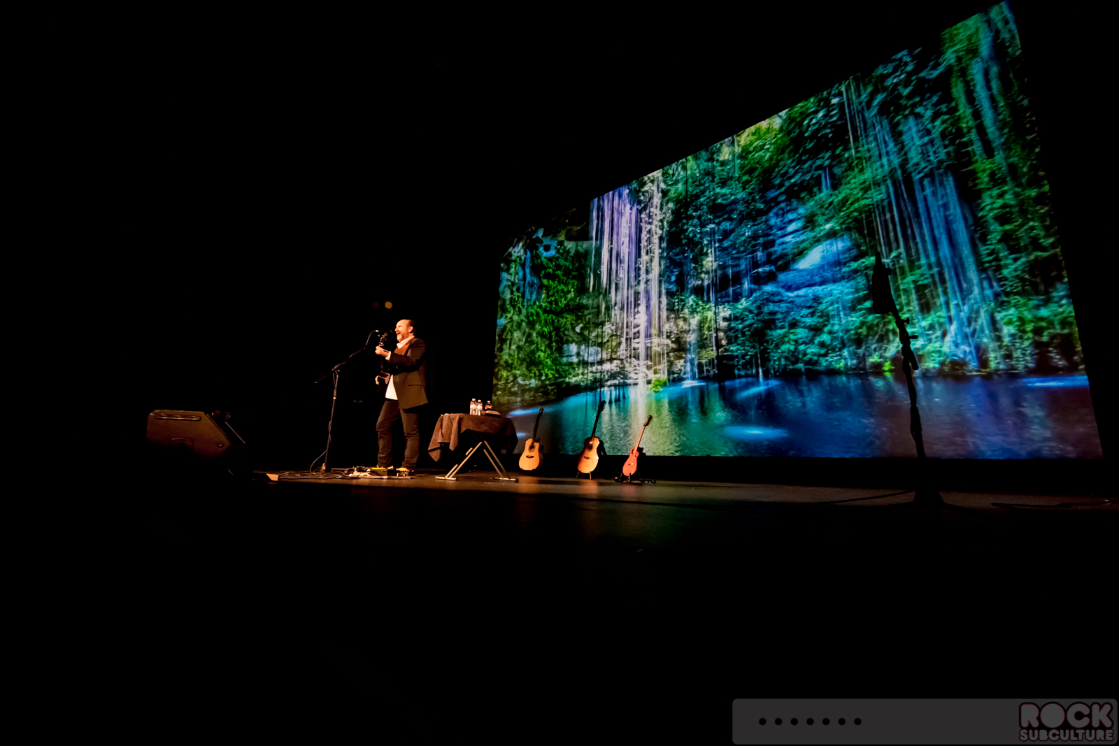 Colin-Hay-2015-Tour-Concert-Review-Live-Photos-Setlist-Crest-Theatre-Sacramento-19