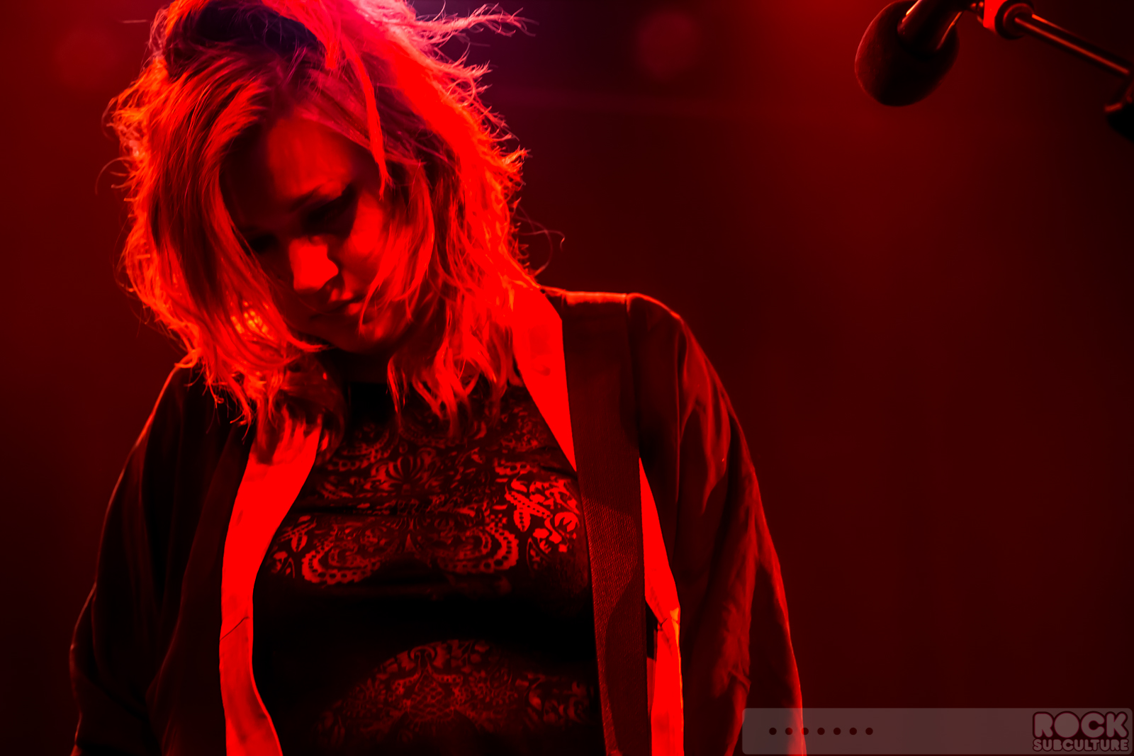 Wolf-Alice-Concert-Review-2015-Tour-Live-Photos-Photography-Setlist-The-Independent-025